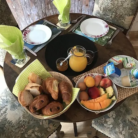 Bed and breakfast Les Olivier Pub, Brasserie Et B&B Mauléon-Barousse