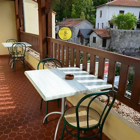 Bed and breakfast Les Olivier Pub, Brasserie Et B&B