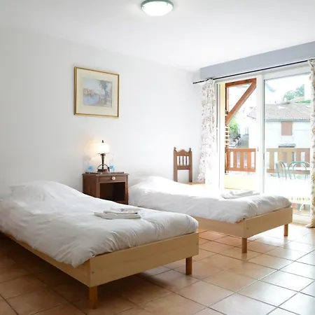 Les Olivier Pub, Brasserie Et B&B Couette-café *