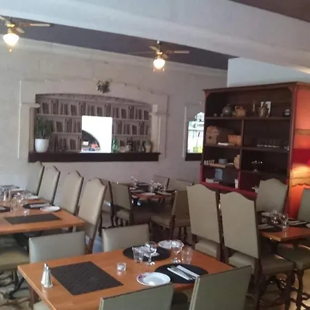 Bed and breakfast Les Olivier Pub, Brasserie Et B&B *
